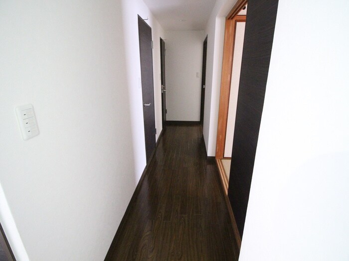物件内観写真20　(廊下)
