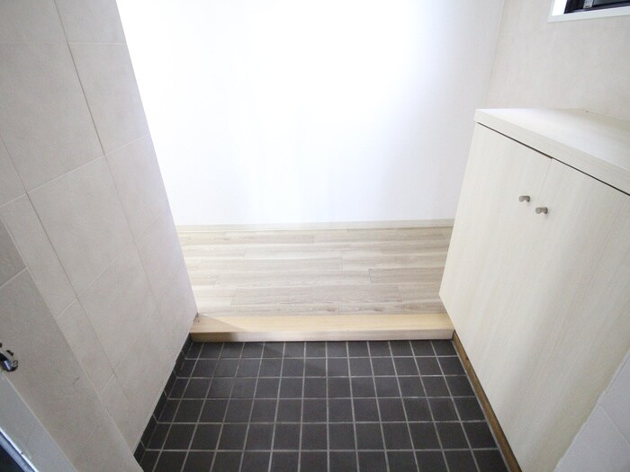 物件内観写真22　(玄関)