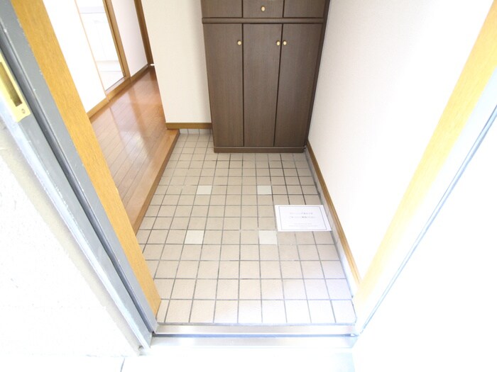 物件内観写真17　(玄関)