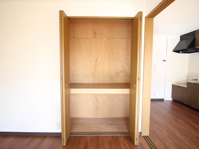 物件内観写真22　(収納)