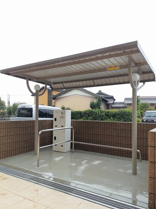 物件外観写真2　(駐輪場)