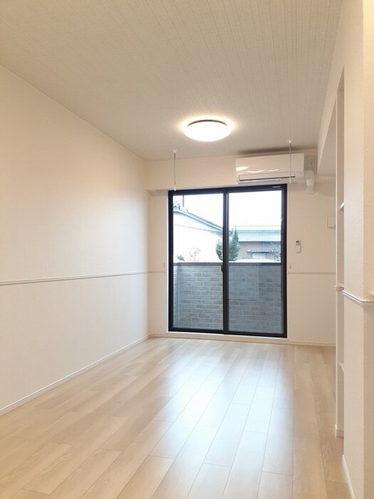 物件内観写真4　(居室)