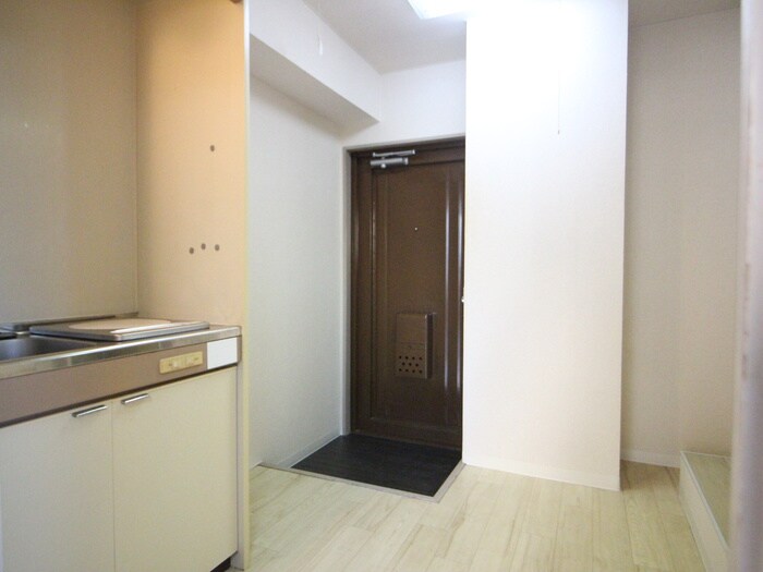 物件内観写真11　(玄関)