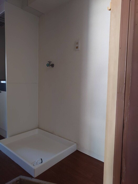 物件内観写真18　(洗濯機置場)