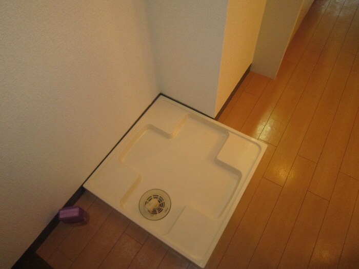 物件内観写真15　(洗濯機置場)