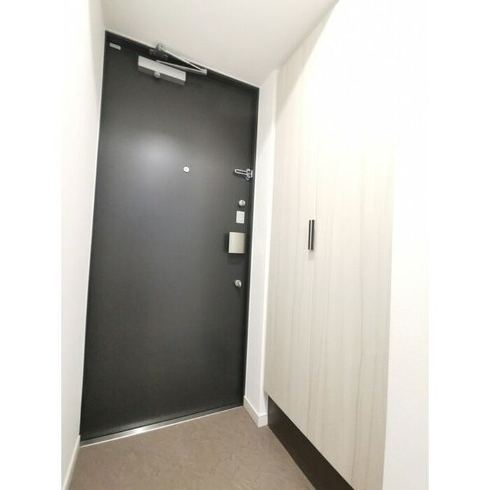 物件内観写真12　(玄関)