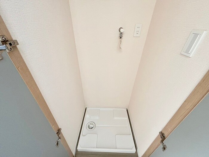 物件内観写真14　(洗濯機置場)