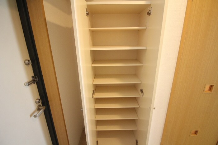 物件内観写真7　(靴箱)