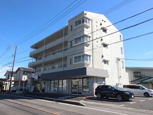 深谷マンション外観写真