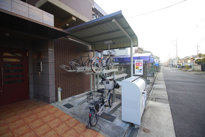 物件外観写真3　(駐輪場)