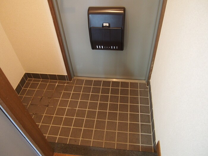 物件内観写真16　(玄関)