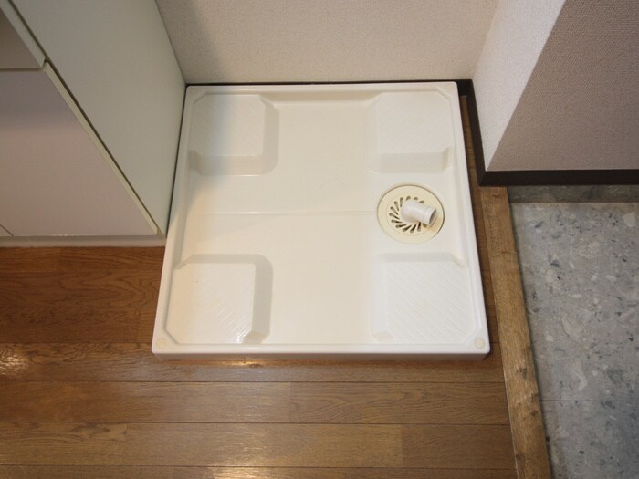 物件内観写真16　(洗濯機置場)