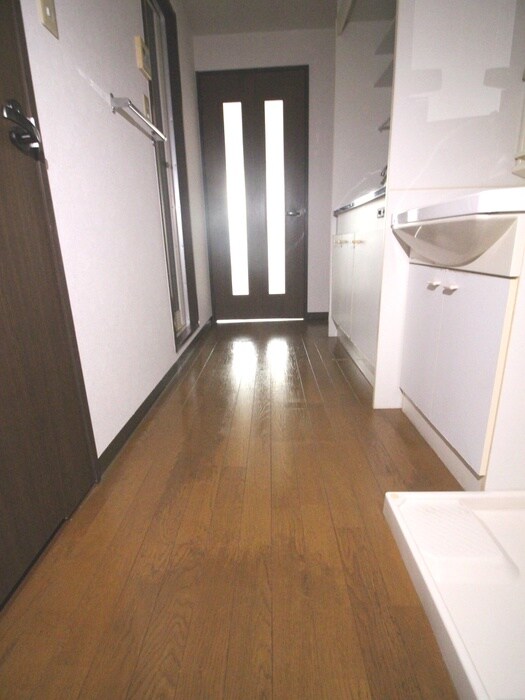 物件内観写真20　(廊下)