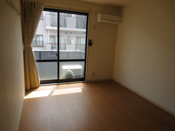 物件内観写真6　(居室)