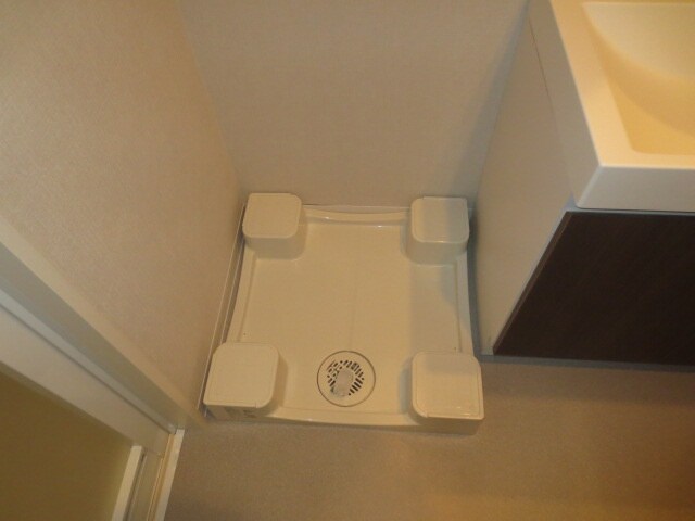 物件内観写真12　(洗濯機置場)