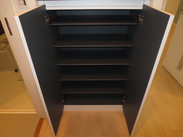 物件内観写真15　(靴箱)