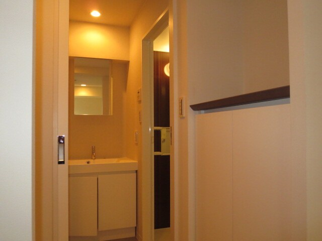物件内観写真16　(廊下)