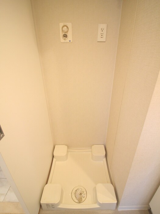 物件内観写真19　(洗濯機置場)