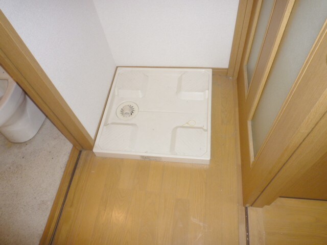 物件内観写真7　(洗濯機置場)