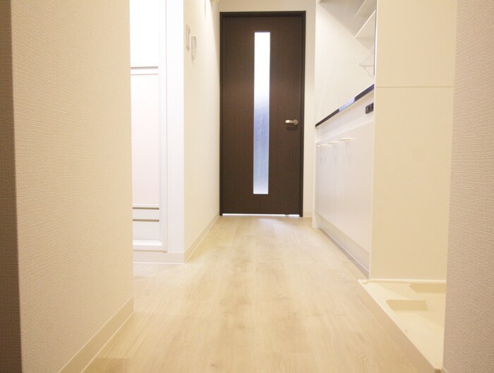 物件内観写真9　(廊下)