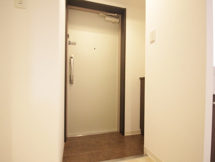 物件内観写真11　(玄関)