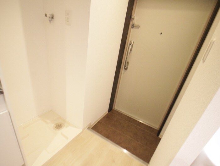 物件内観写真15　(洗濯機置場)