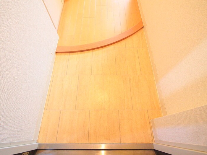 物件内観写真15　(玄関)