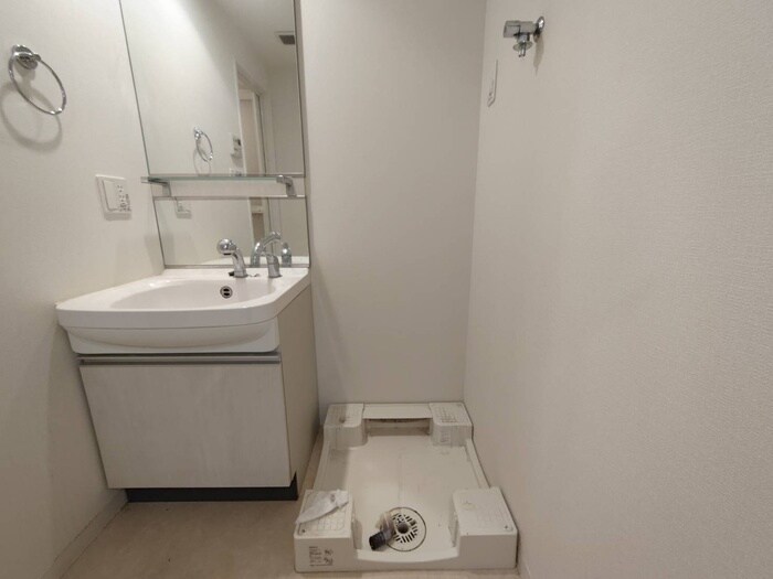 物件内観写真14　(洗濯機置場)