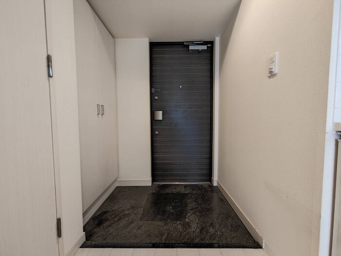 物件内観写真16　(玄関)