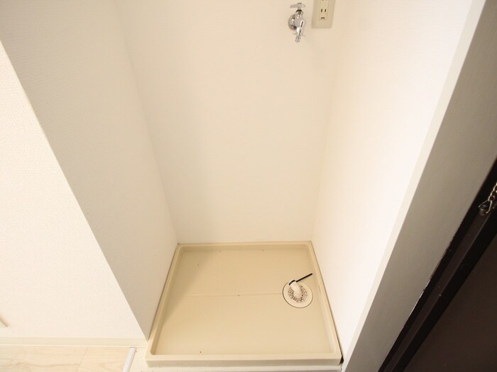 物件内観写真15　(洗濯機置場)