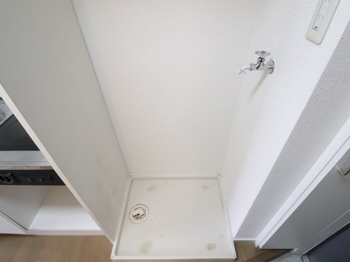 物件内観写真14　(洗濯機置場)