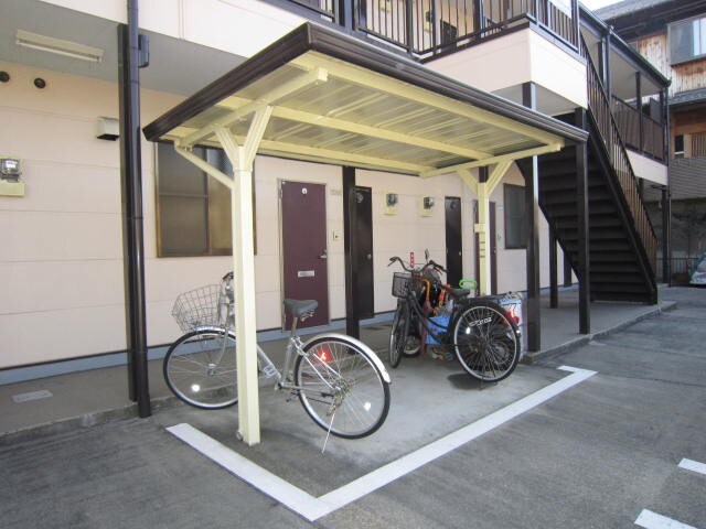 物件外観写真3　(駐輪場)