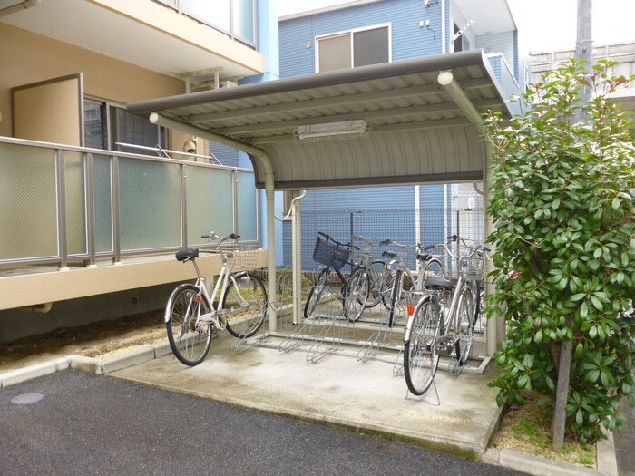 物件外観写真3　(駐輪場)