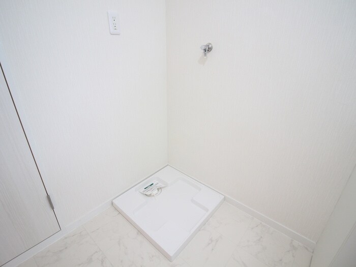 物件内観写真13　(洗濯機置場)