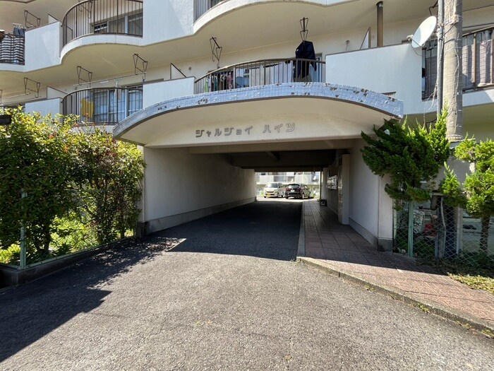 物件外観写真5　(エントランス部分)