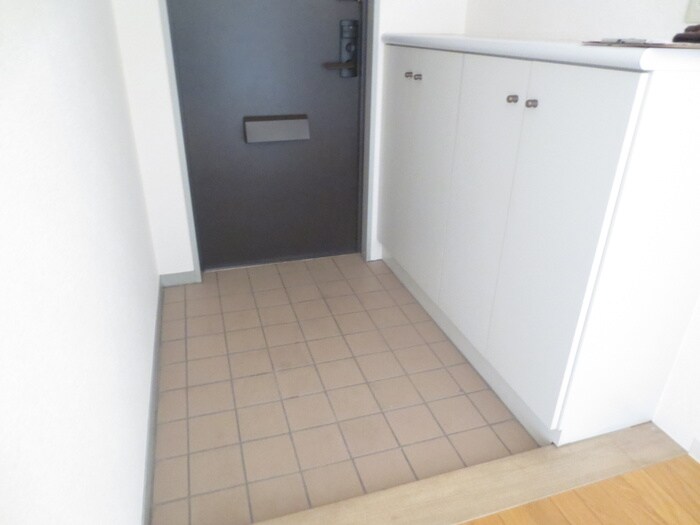 物件内観写真14　(玄関)