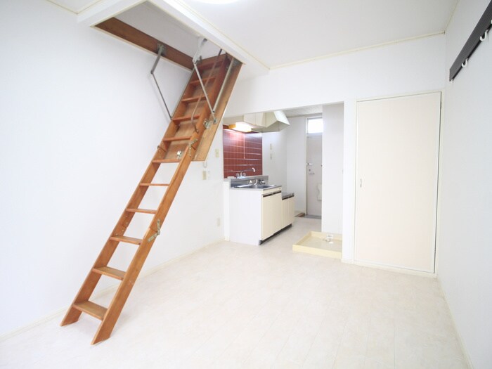 物件内観写真8　(居室)