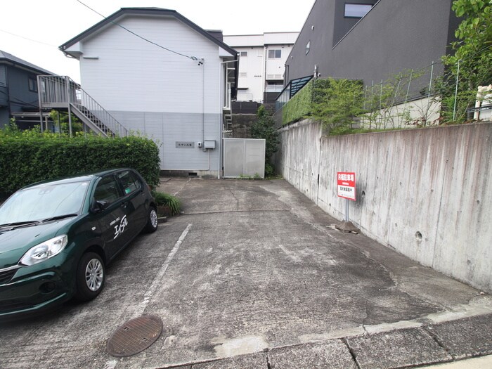 物件外観写真4　(エントランス部分)