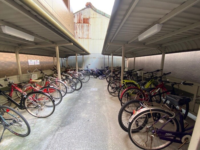 物件外観写真5　(駐輪場)