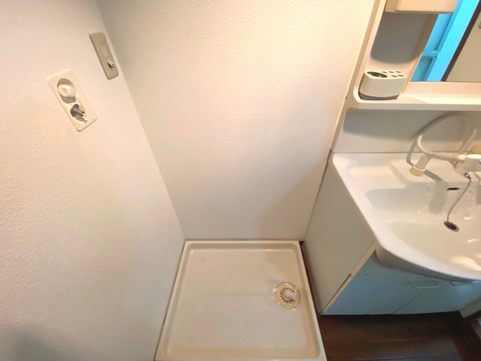 物件内観写真11　(洗濯機置場)