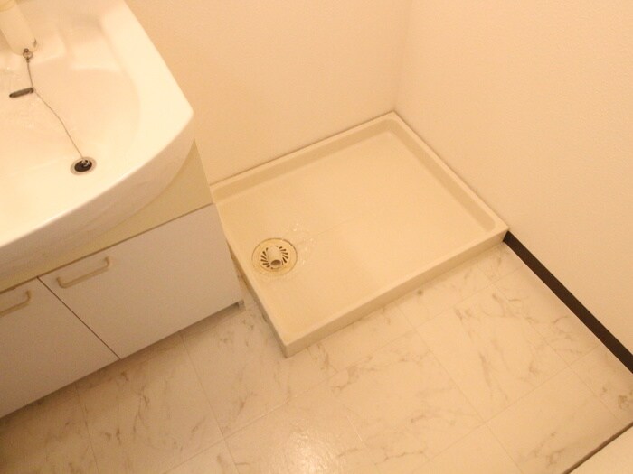 物件内観写真13　(洗濯機置場)