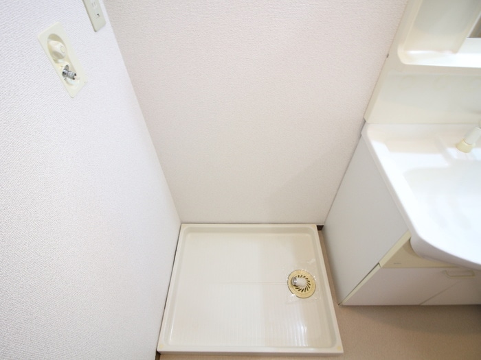 物件内観写真14　(洗濯機置場)