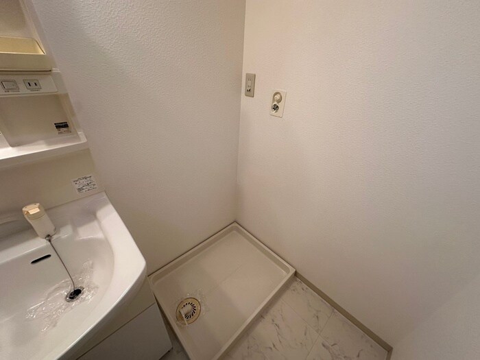 物件内観写真16　(洗濯機置場)