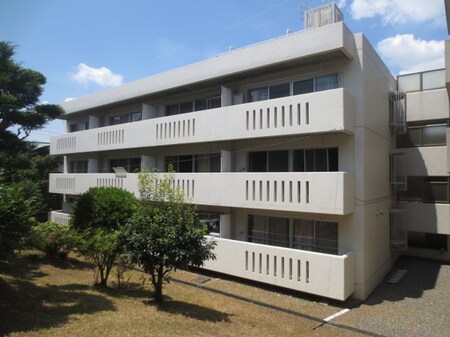 緑ヶ岡マンション外観写真