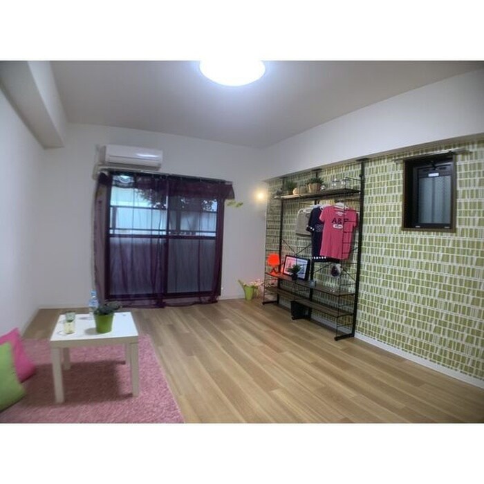 物件内観写真3　(居室)