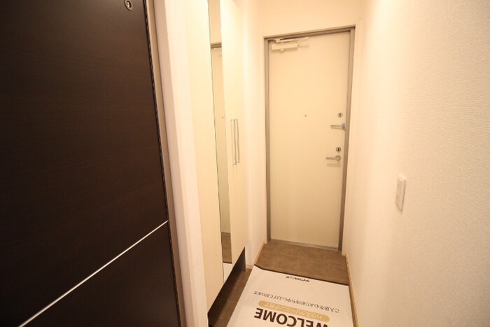 物件内観写真15　(玄関)