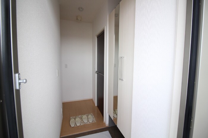 物件内観写真19　(廊下)