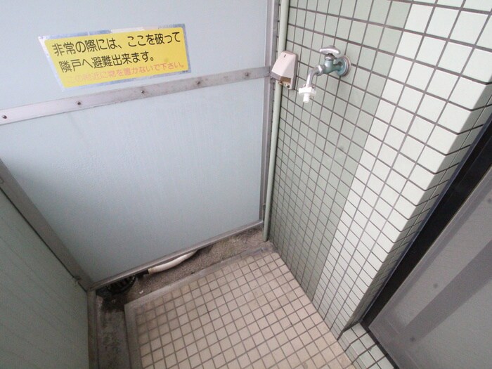 物件内観写真18　(洗濯機置場)