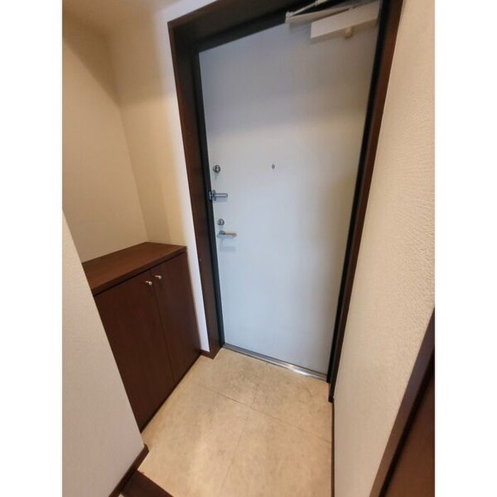 物件内観写真12　(玄関)