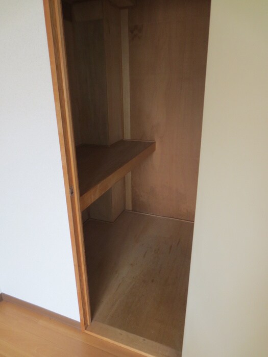 物件内観写真12　(収納)